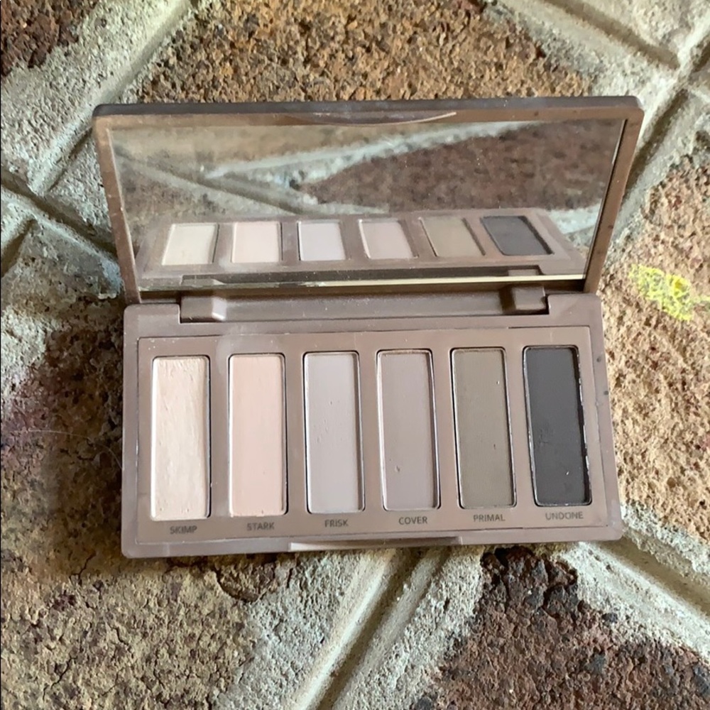 Urban Decay Naked2 Basics Palatte - Picture 2 of 2